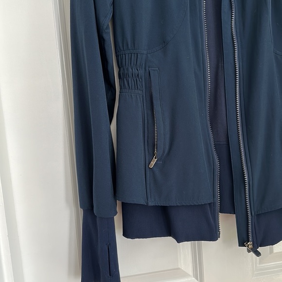 Lululemon jacket - Picture 4 of 9